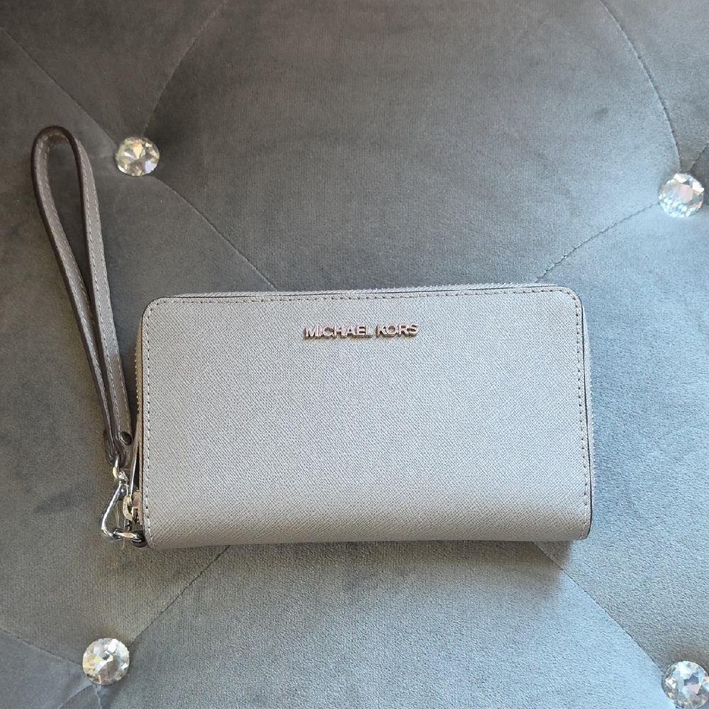 Michael Kors light silver-gray zip wristlet wallet